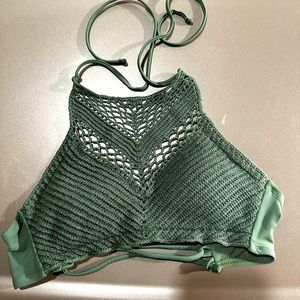 So brand crochet bralette/top.  Just in time for spring break or warmer weather